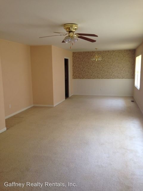 Foto del edificio - 3 br, 2 bath House - 104 Greenbriar Dr.