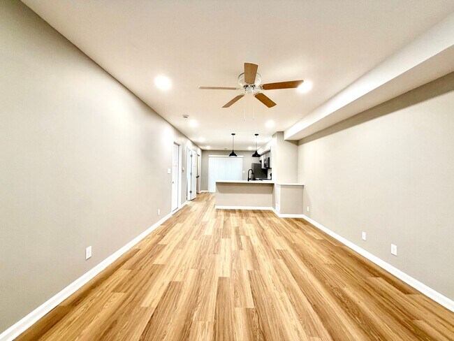 Foto del edificio - 511 Glenstone Springs Dr