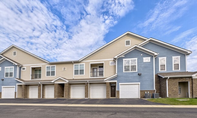 Building Photo - Alinium at Zionsville