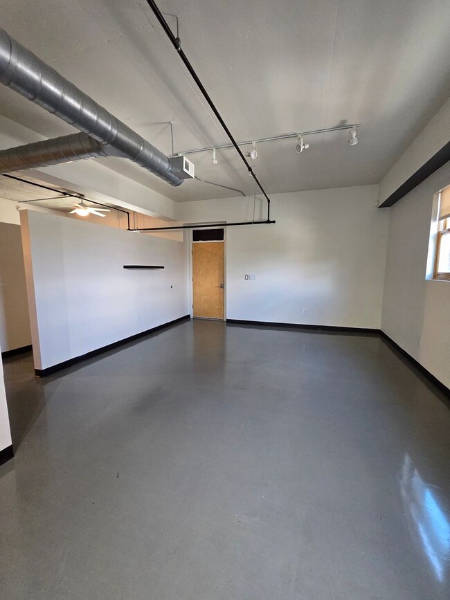 Building Photo - 201 Arno St NE
