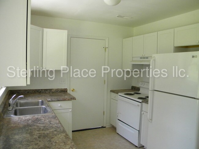 Building Photo - Newly renovated home off Ashley Phosphate Rd.