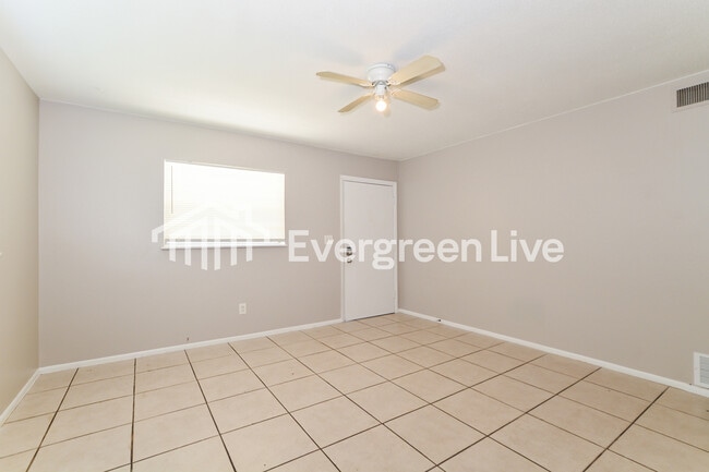 Building Photo - 3206 Dragoon Pl