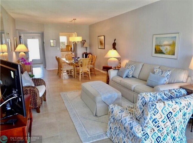 Foto del edificio - 4200 Crystal Lake Dr