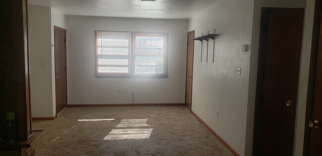 Building Photo - 9223 Coleman Ave