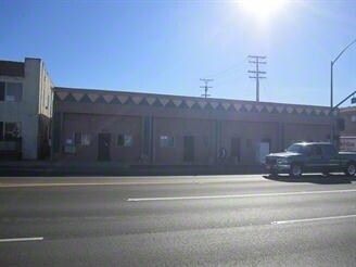Building Photo - 1100 E 7th St