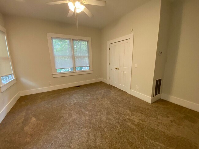 Building Photo - PRE-LEASING FOR AUGUST 2026!