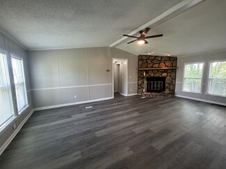 Building Photo - 208 Green Branch Ct