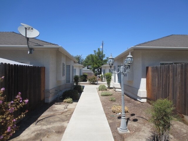 Building Photo - 748-760 Jana Way