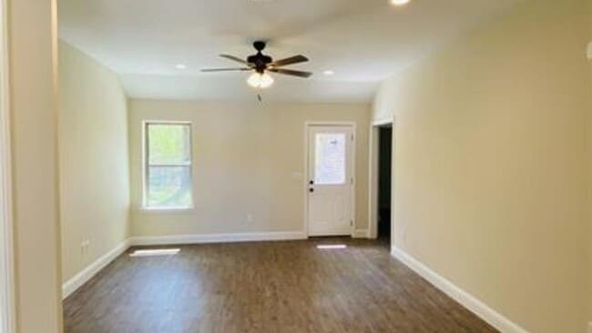 Building Photo - 312 W Heron St