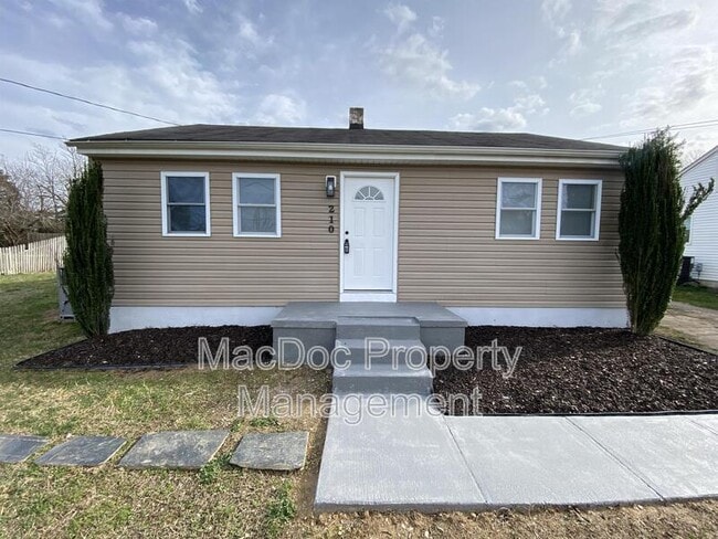 Building Photo - 210 Jett Dr