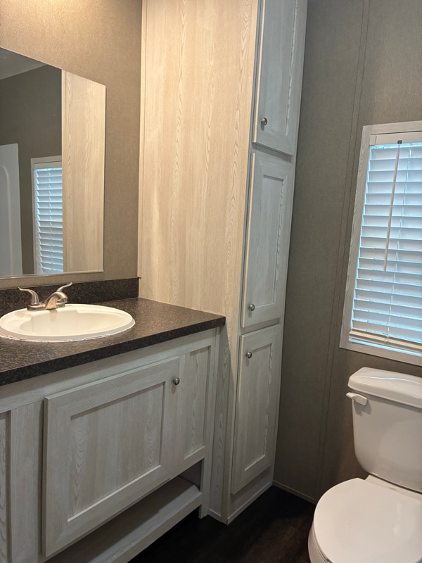 Building Photo - 4842 SW Topeka Blvd