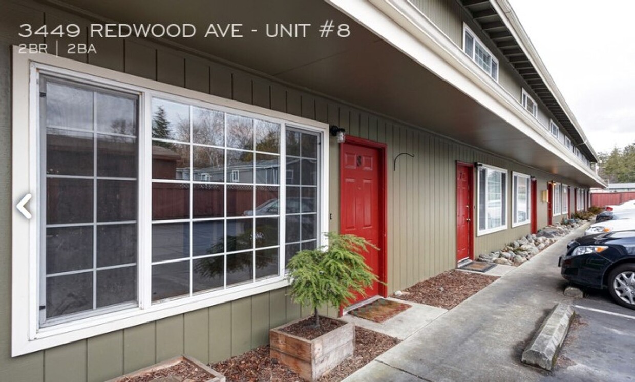 Primary Photo - Spacious Townhouse-Style Condo with Patio!...