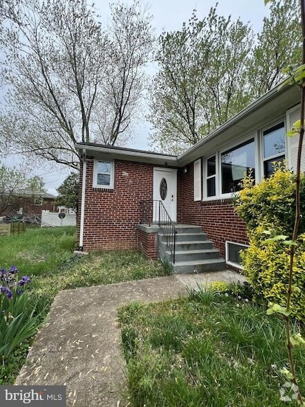 Building Photo - 4610 Lacy Ave