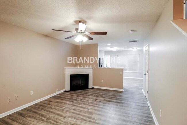 Building Photo - 204 Lossie Ln
