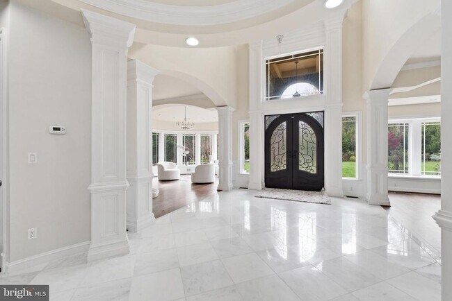 Foto del edificio - 8735 Brook Rd