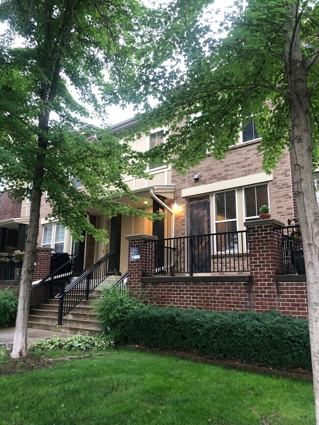 Building Photo - 3712 Wooddale Ave S