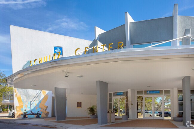 The Schlutz Center in St. Nicholas offers office space in the St Nicholas and Jacksonville area.