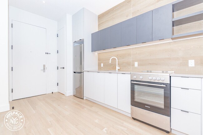 Foto del edificio - 283 Powers St