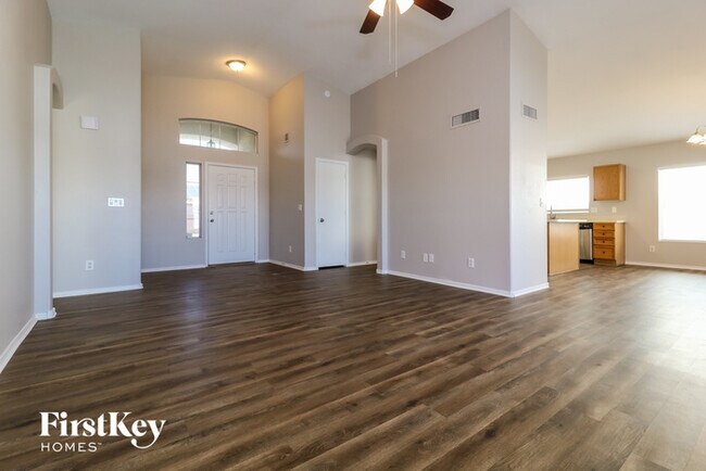 Foto del edificio - 8023 N 108th Dr
