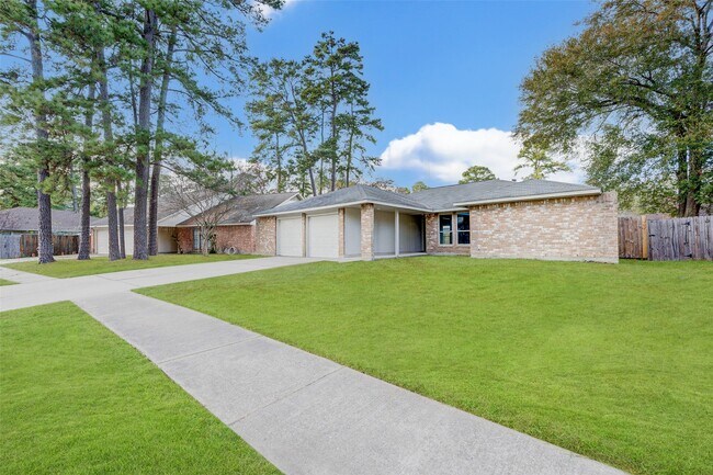 Foto del edificio - 5211 Sweetwind Ln