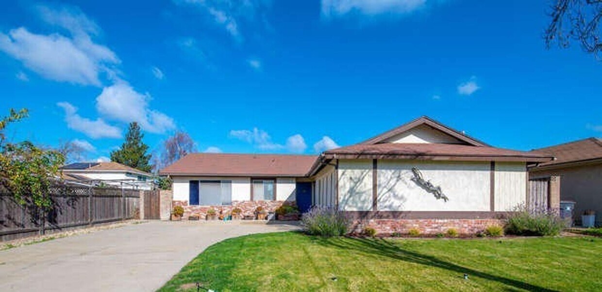Foto principal - Bright and Sunny 3 bedroom home in North E...
