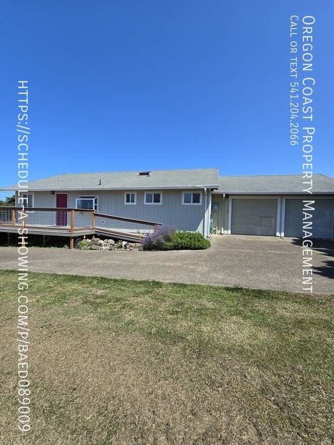 Building Photo - 3bed/2bath - New Deck & Interior Paint