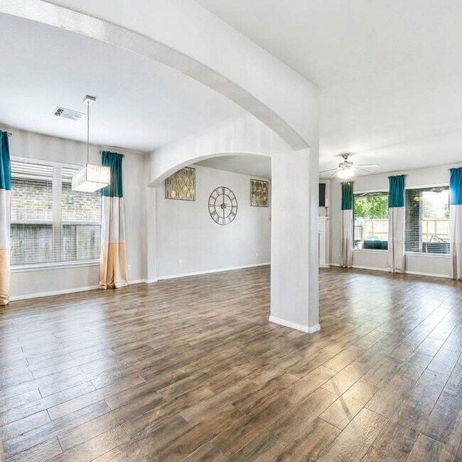 Foto del edificio - 21388 Timber Lodge Ln