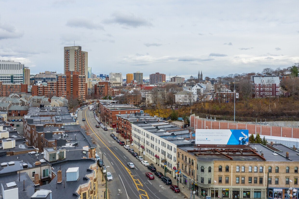 Context - 886-896 Huntington Avenue