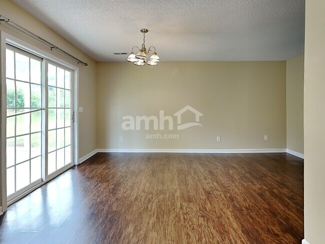 Foto del edificio - 301 Kingfisher Dr