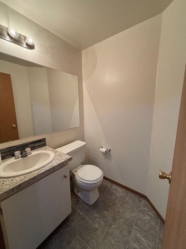 Building Photo - Townhouse/Duplex for Rent!