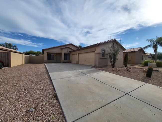 Foto del edificio - 9461 W Albert Ln