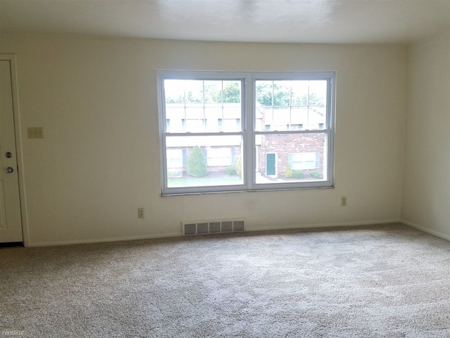 Building Photo - 454 Mower Dr