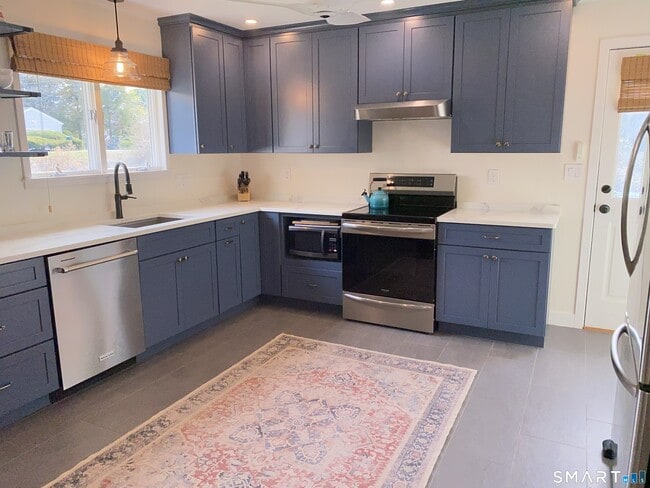 Foto del edificio - 10 Riverbend Dr