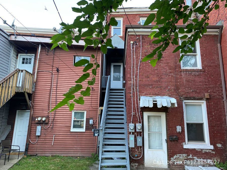 Foto principal - Large 2 bedroom 1 bath in Sharpsburg!