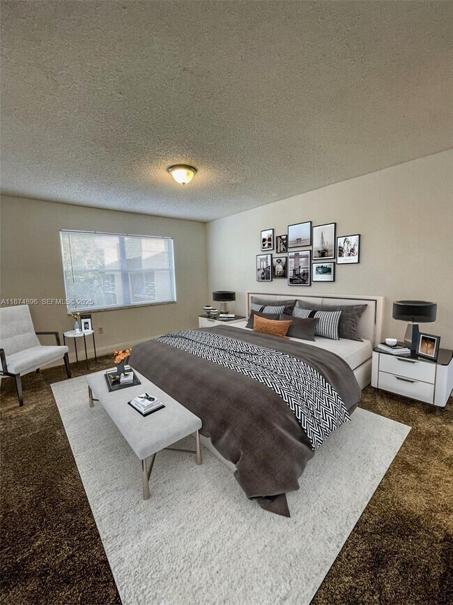 Foto del edificio - 4215 N University Dr