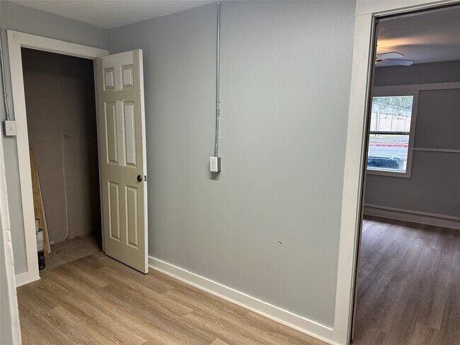 Foto del edificio - 912 W Cleveland St