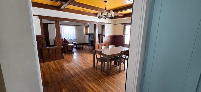 Foto del edificio - 1610 W 36th Pl