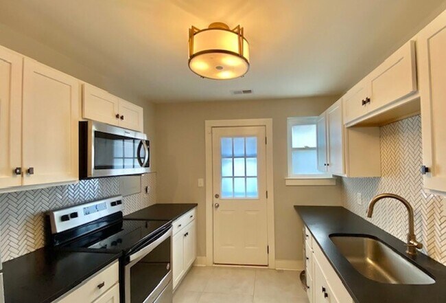 Foto del edificio - Super Clean 2 Bedrooms, 1 Bathroom Single ...