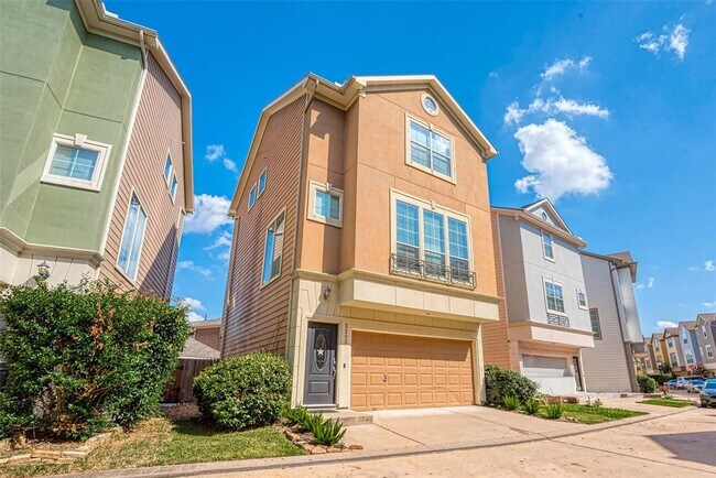Foto del edificio - 3302 Clearview Cir