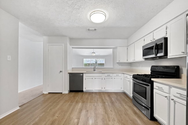 Foto del edificio - 5315 Windsong Trail