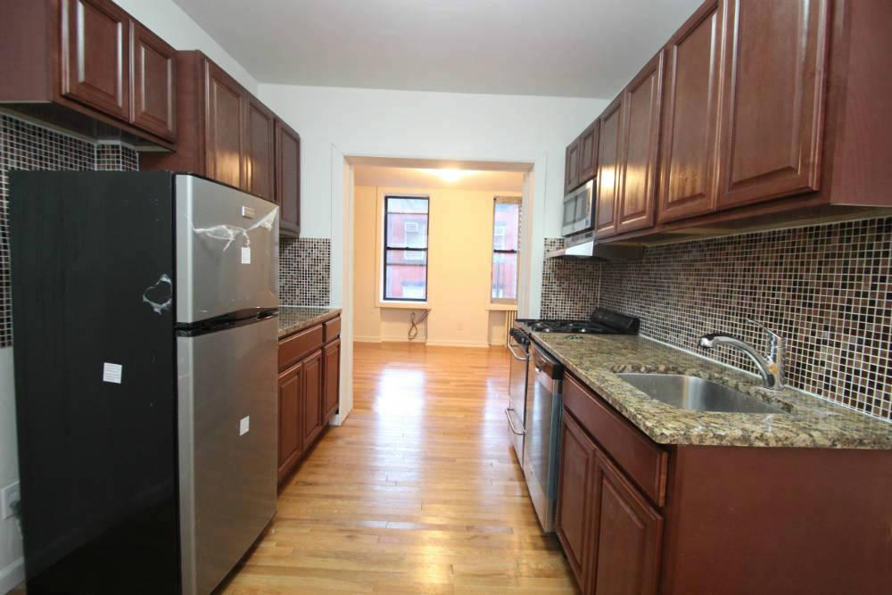 Primary Photo - 118 Macdougal St
