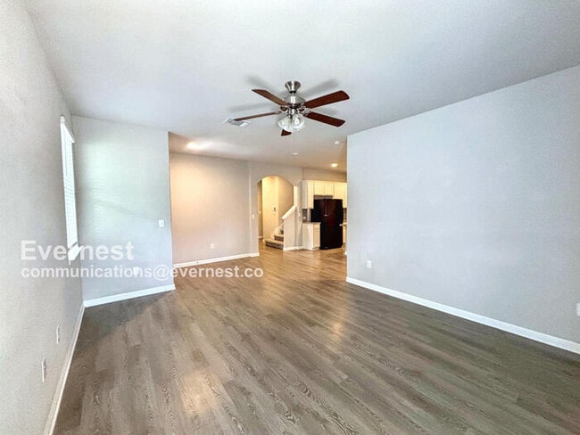 Building Photo - 1701 Logan Dr