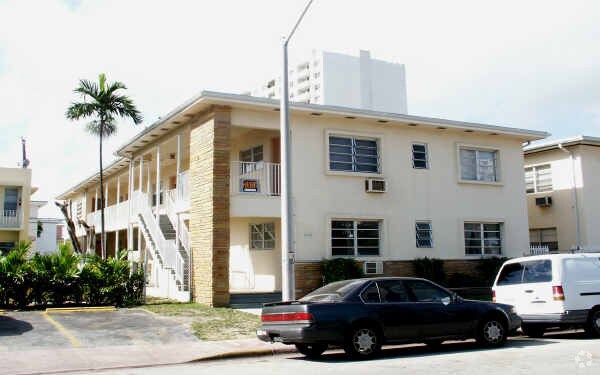Primary Photo - 6882 Harding Ave