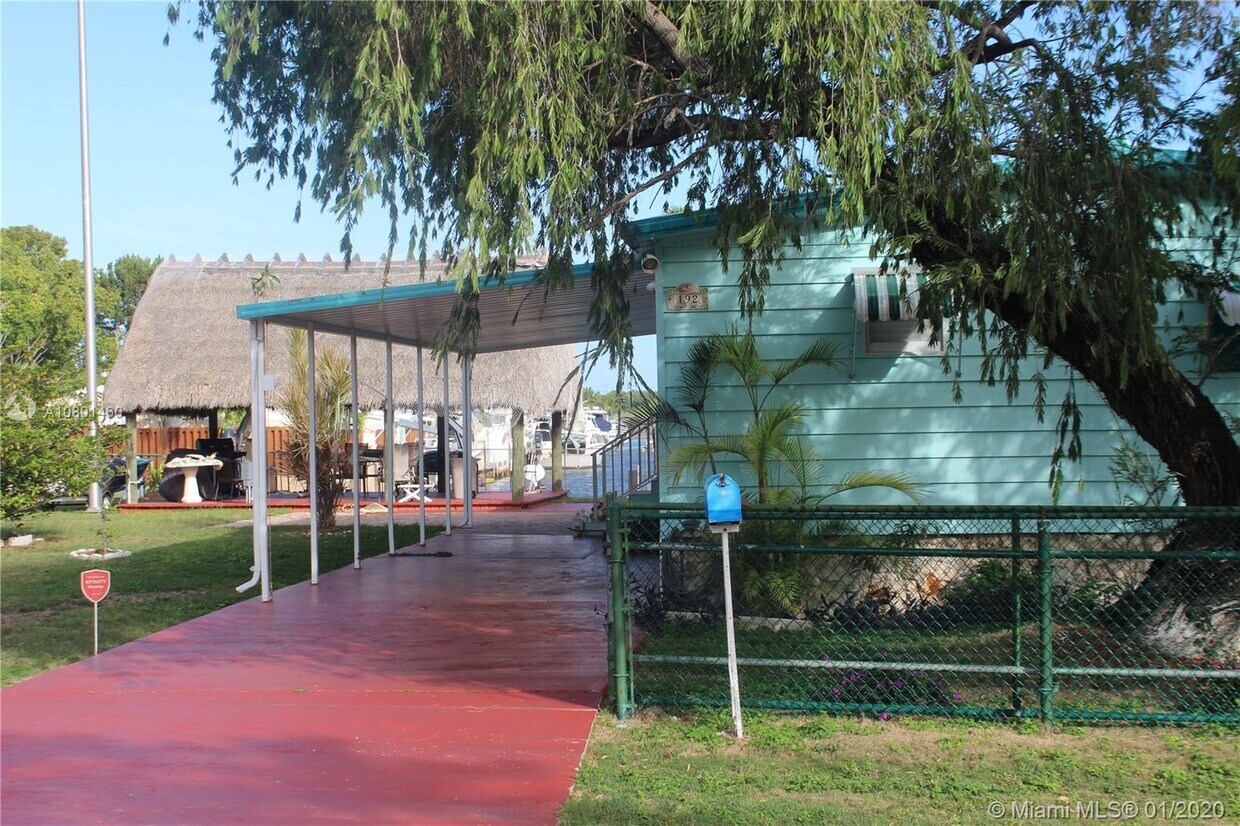 Foto principal - 192 Orchid St