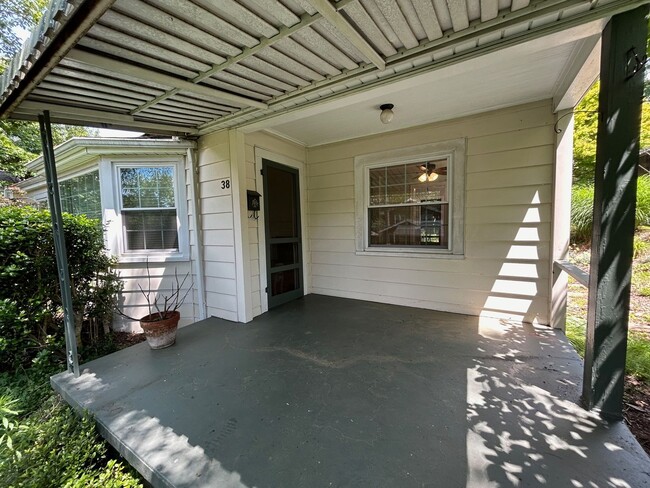 Building Photo - North AVL - Charming 1940's Home Ready Now!!