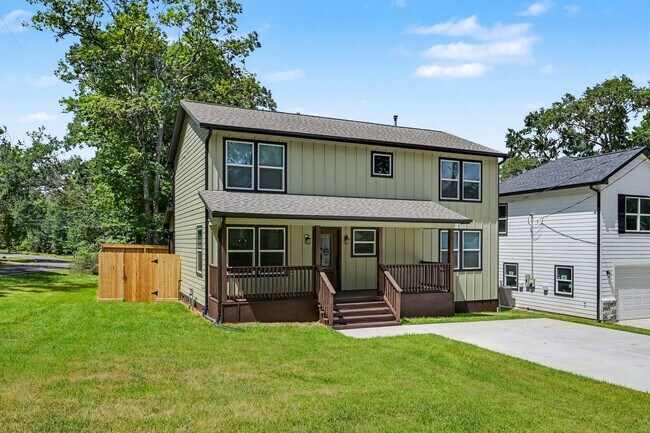 Building Photo - 116 Sun City Ln
