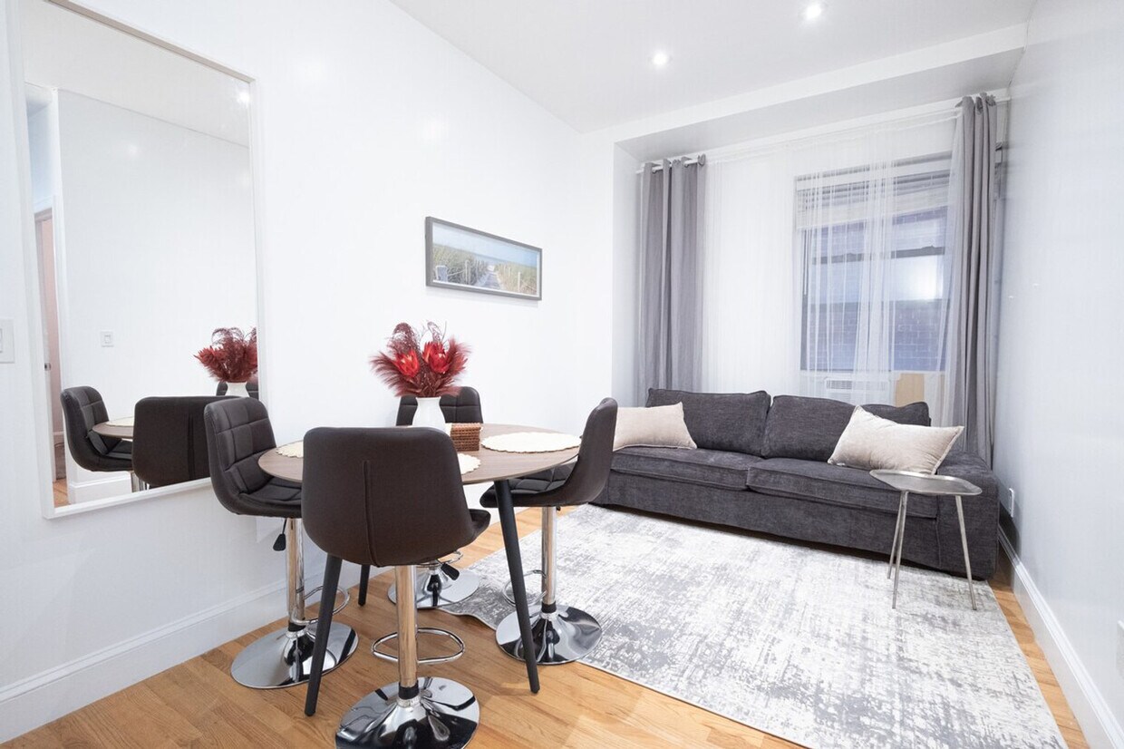 Foto principal - 230 W 113th St