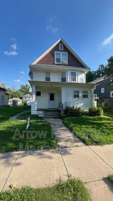 Building Photo - 1215 Peach St