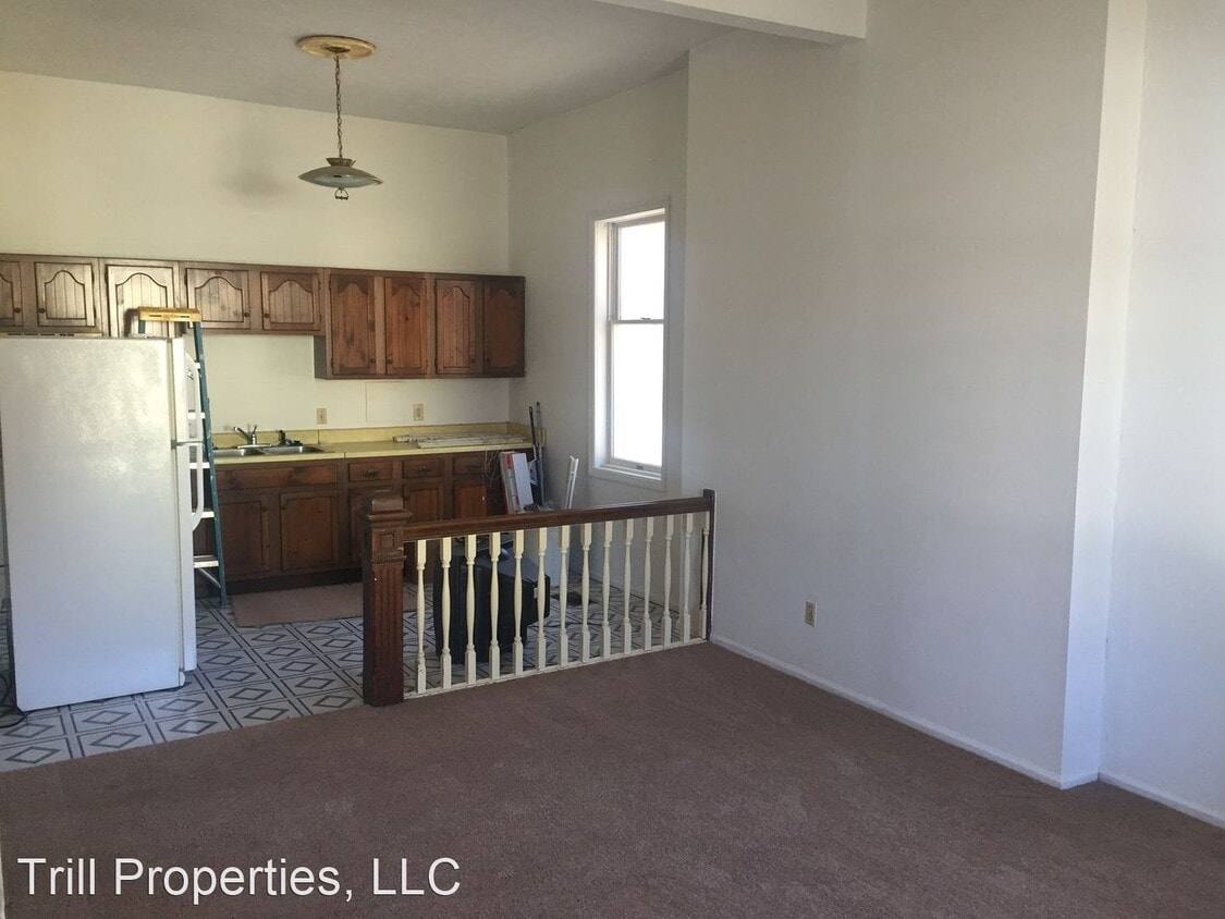 623 E 9th St, Alton, IL 62002 Room for Rent in Alton, IL