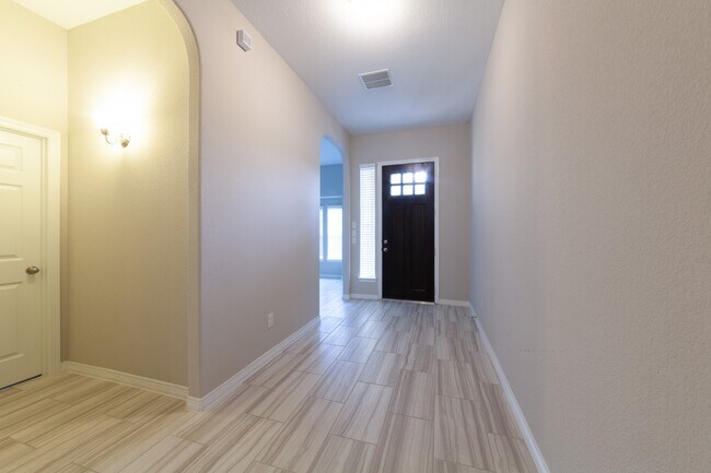 Foto del edificio - 22138 Grand Mist Dr